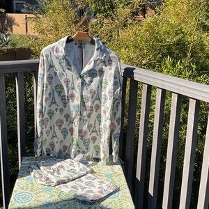 BedHead White Pajama Set with Multicolor Hot Air Balloon Print